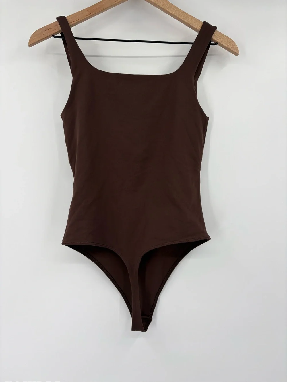 Aritzia Babaton Contour Pursue Squareneck Bodysuit Brown Medium - Picture 14 of 16